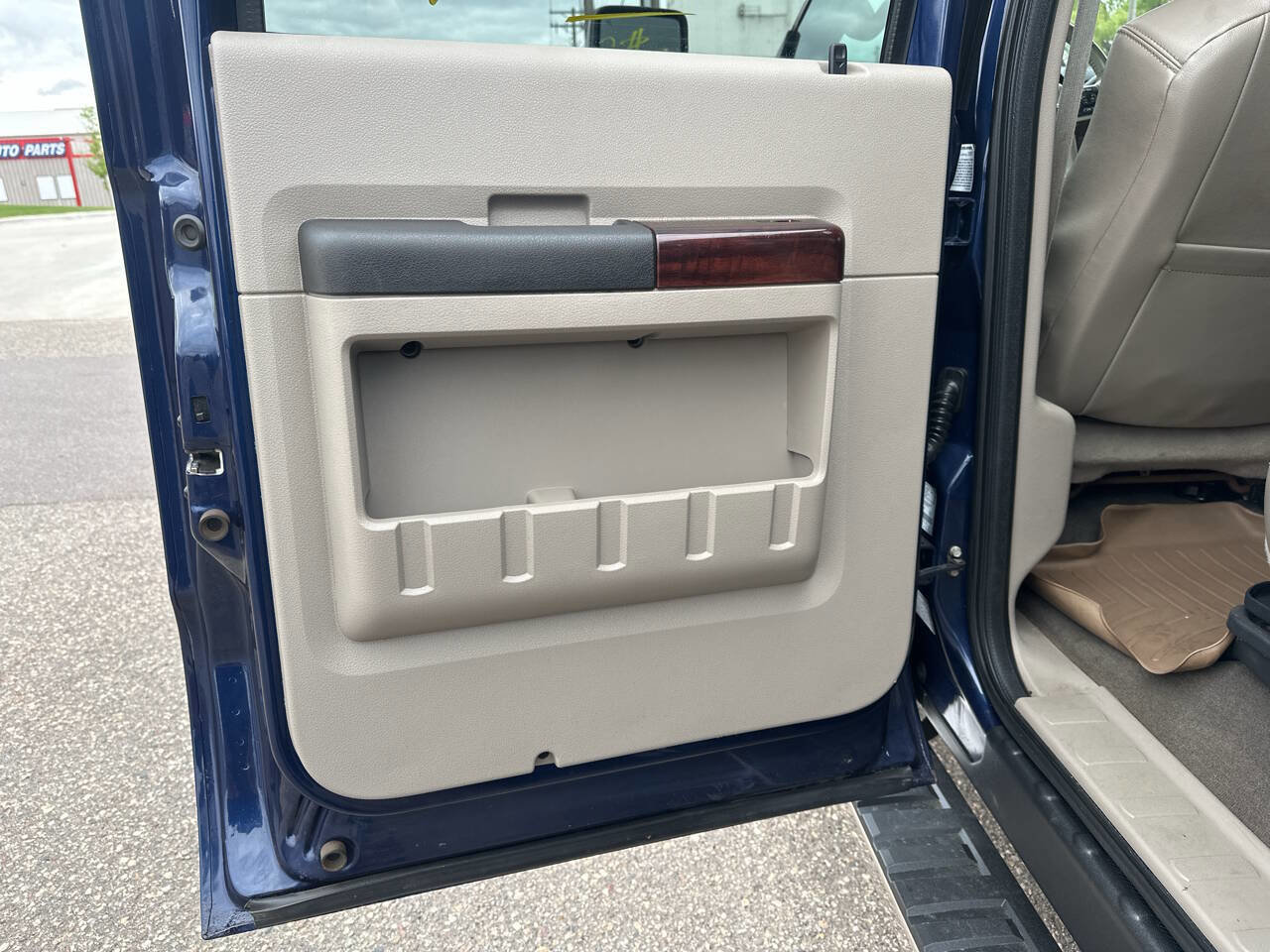 Used 2010 Ford F350 Lariat image 37