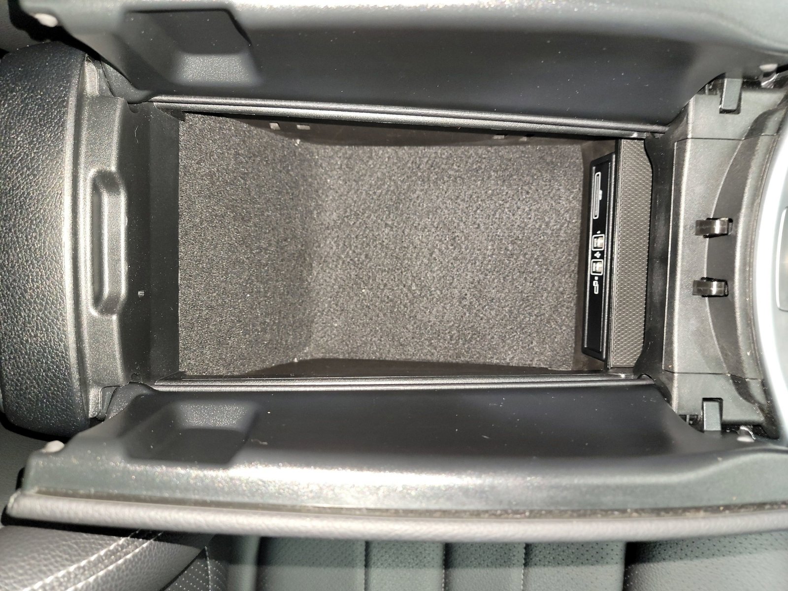 Used 2022 Mercedes-Benz C 300 4MATIC Coupe image 29