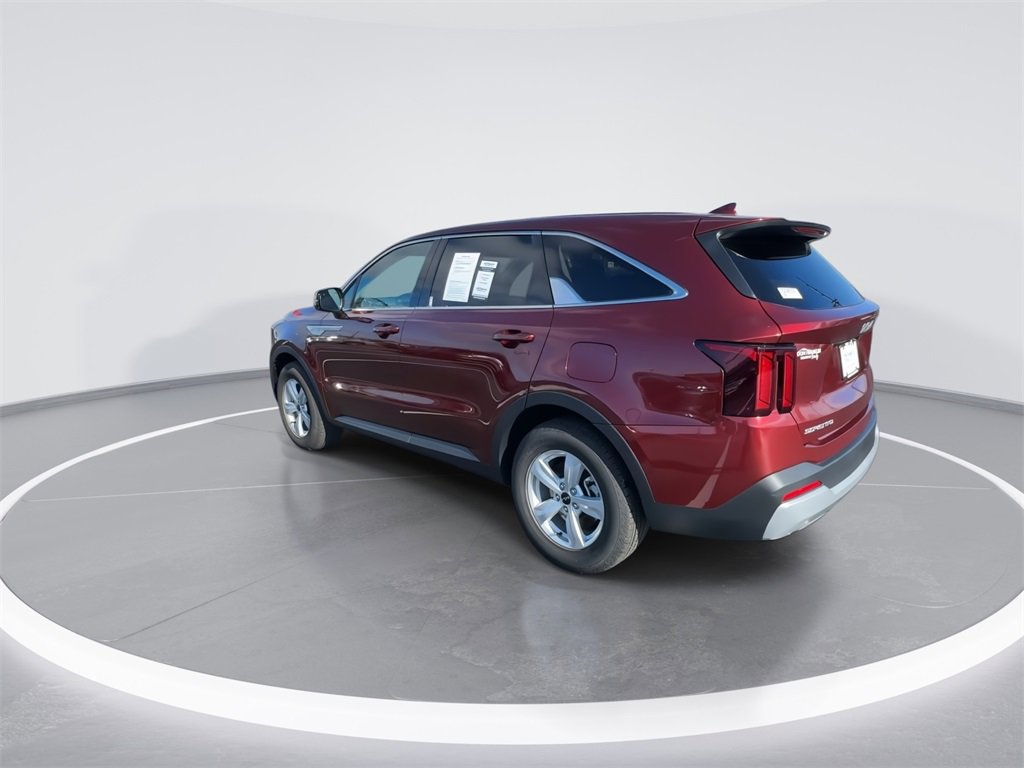 Used 2025 Kia Sorento LX image 6