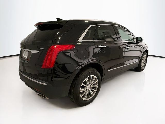 Used 2017 Cadillac XT5 Luxury w/ Driver Awareness Package FWD image 6