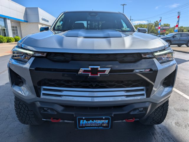 Used 2024 Chevrolet Colorado ZR2 w/ Technology Package AWD/4WD image 8