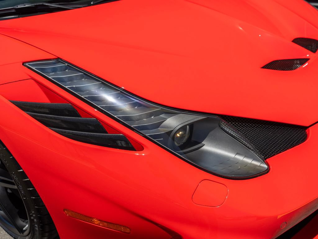 Used 2015 Ferrari 458 Speciale Coupe RWD image 13