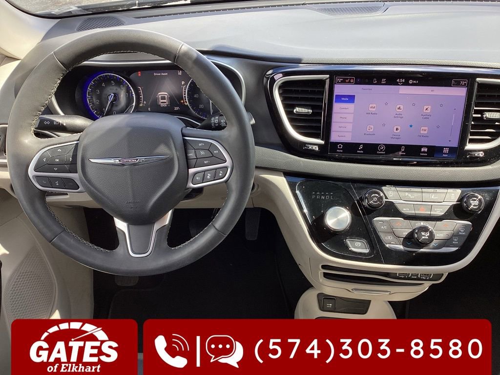 Used 2023 Chrysler Pacifica Touring-L FWD image 17