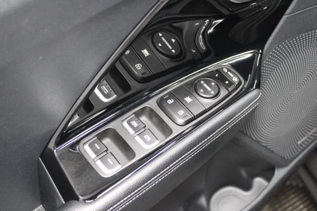 Used 2022 Kia Niro EX FWD image 11