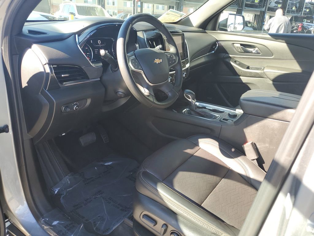 Used 2023 Chevrolet Traverse High Country image 19