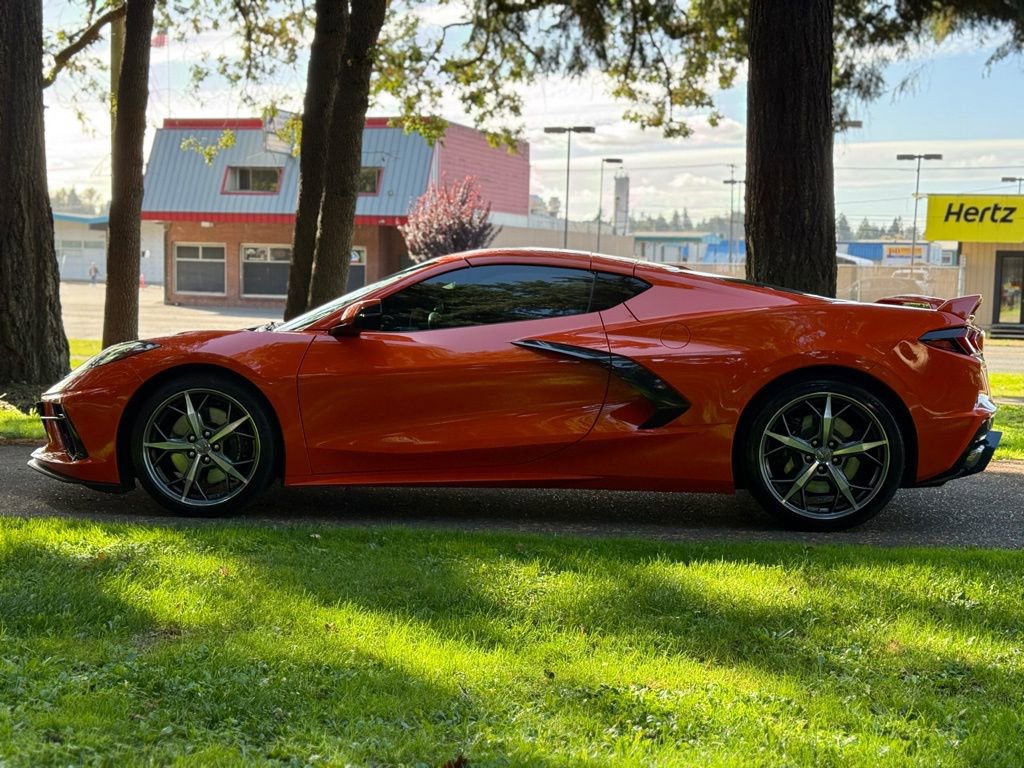 Used 2020 Chevrolet Corvette Stingray Preferred Cpe w/ 2LT Preferred Equipment Group RWD image 4