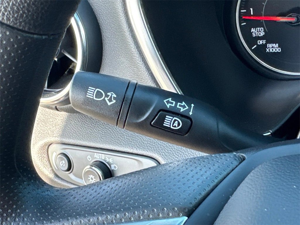 Used 2025 Chevrolet Blazer LT image 21