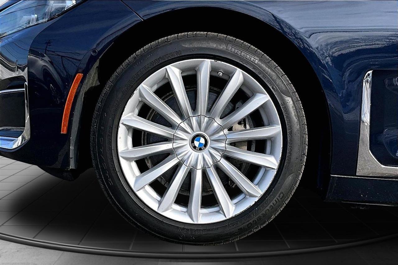 Used 2020 BMW 740i xDrive image 34