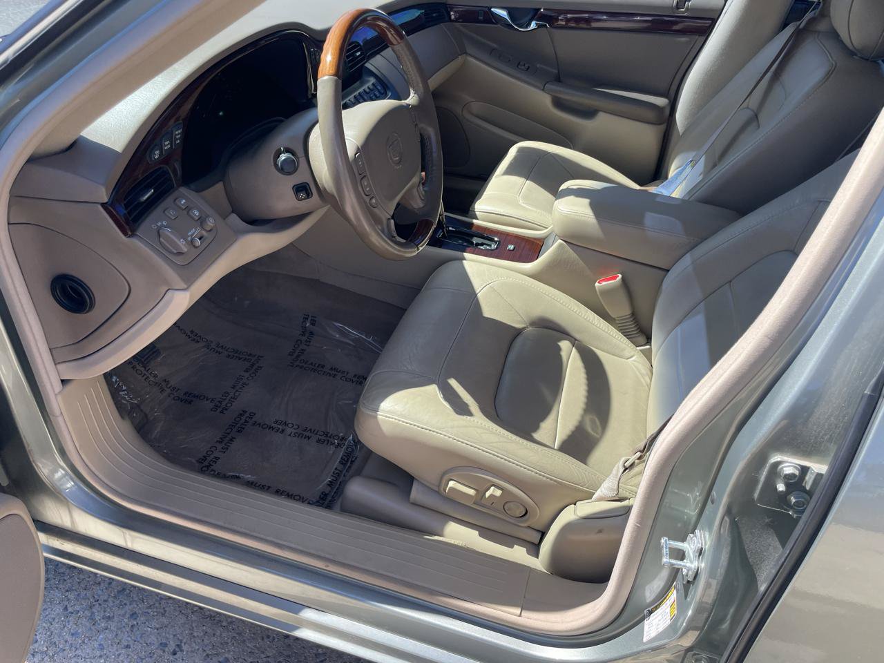 Used 2005 Cadillac De Ville DTS w/ Equipment Group FWD image 38