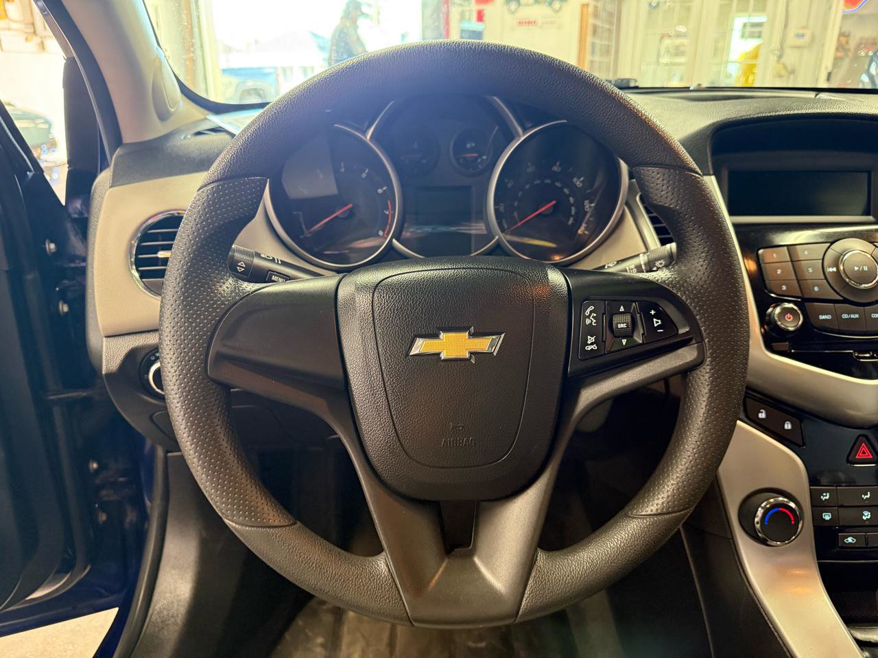 Used 2013 Chevrolet Cruze LS image 13
