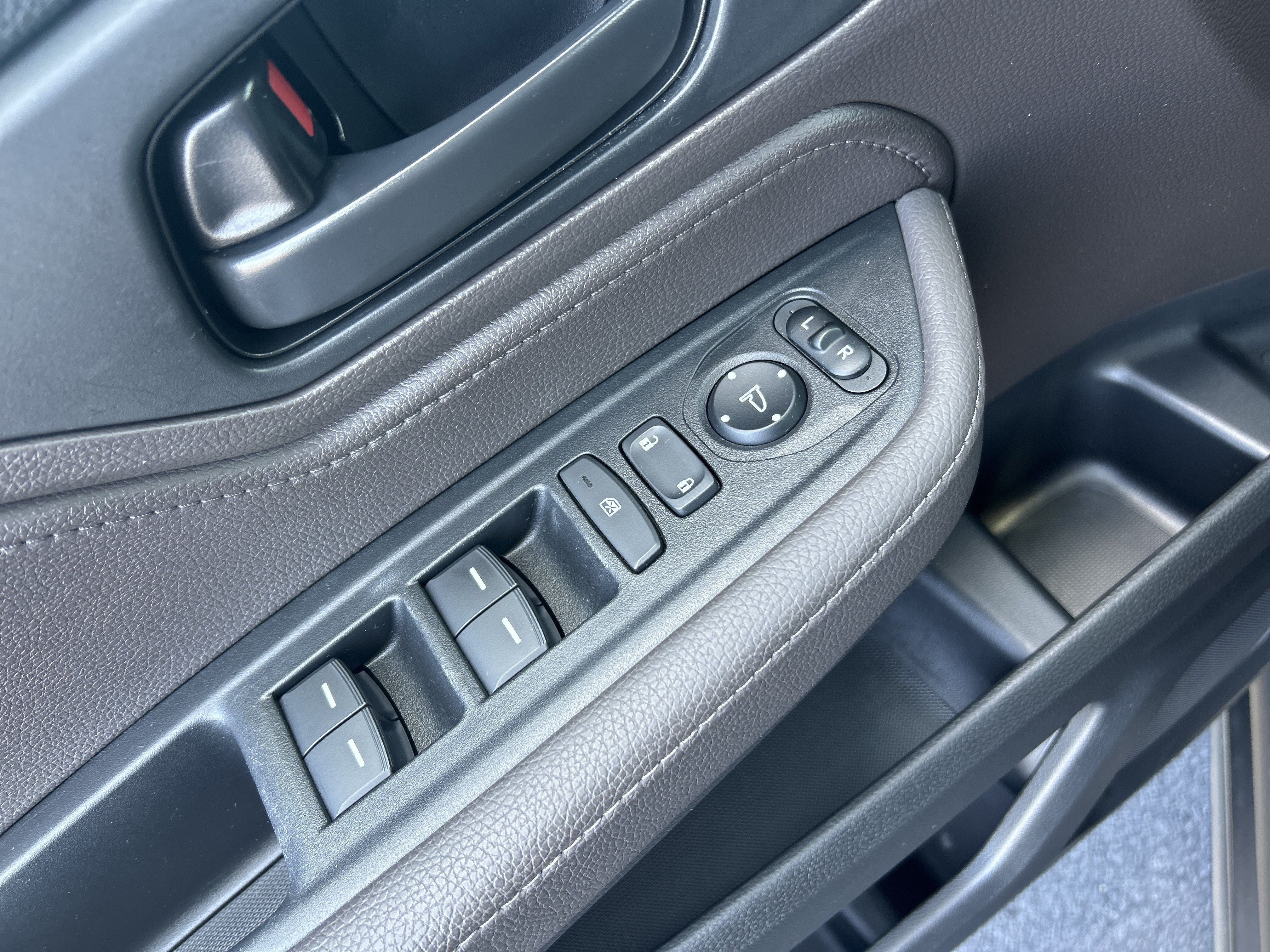 Used 2018 Honda Odyssey EX image 23