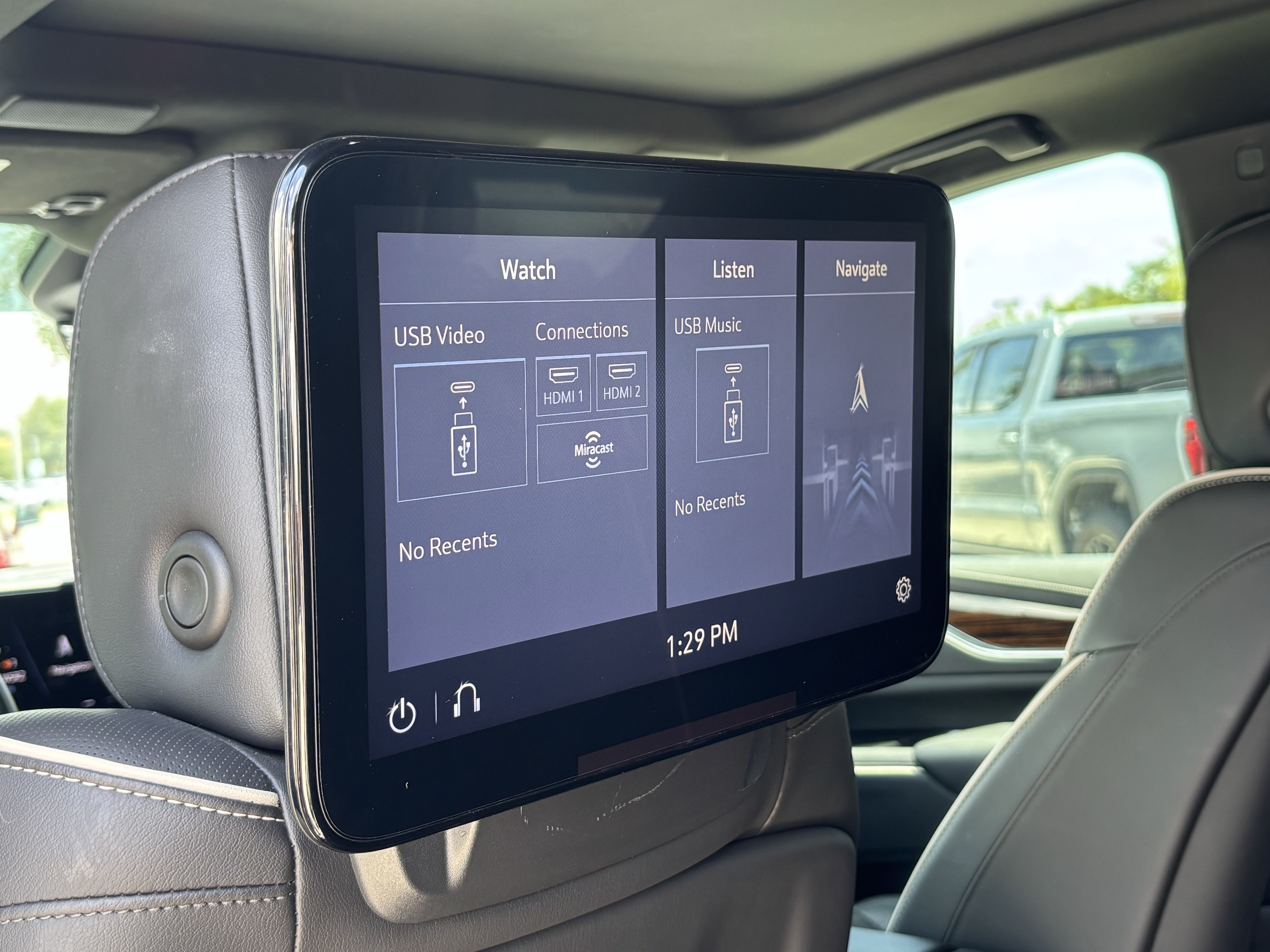 Used 2021 Cadillac Escalade Premium Luxury w/ LPO, Radiant Package AWD/4WD image 35