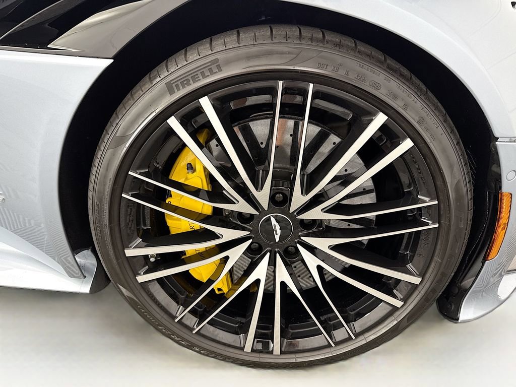 Used 2021 Aston Martin DBS Superleggera Volante image 36