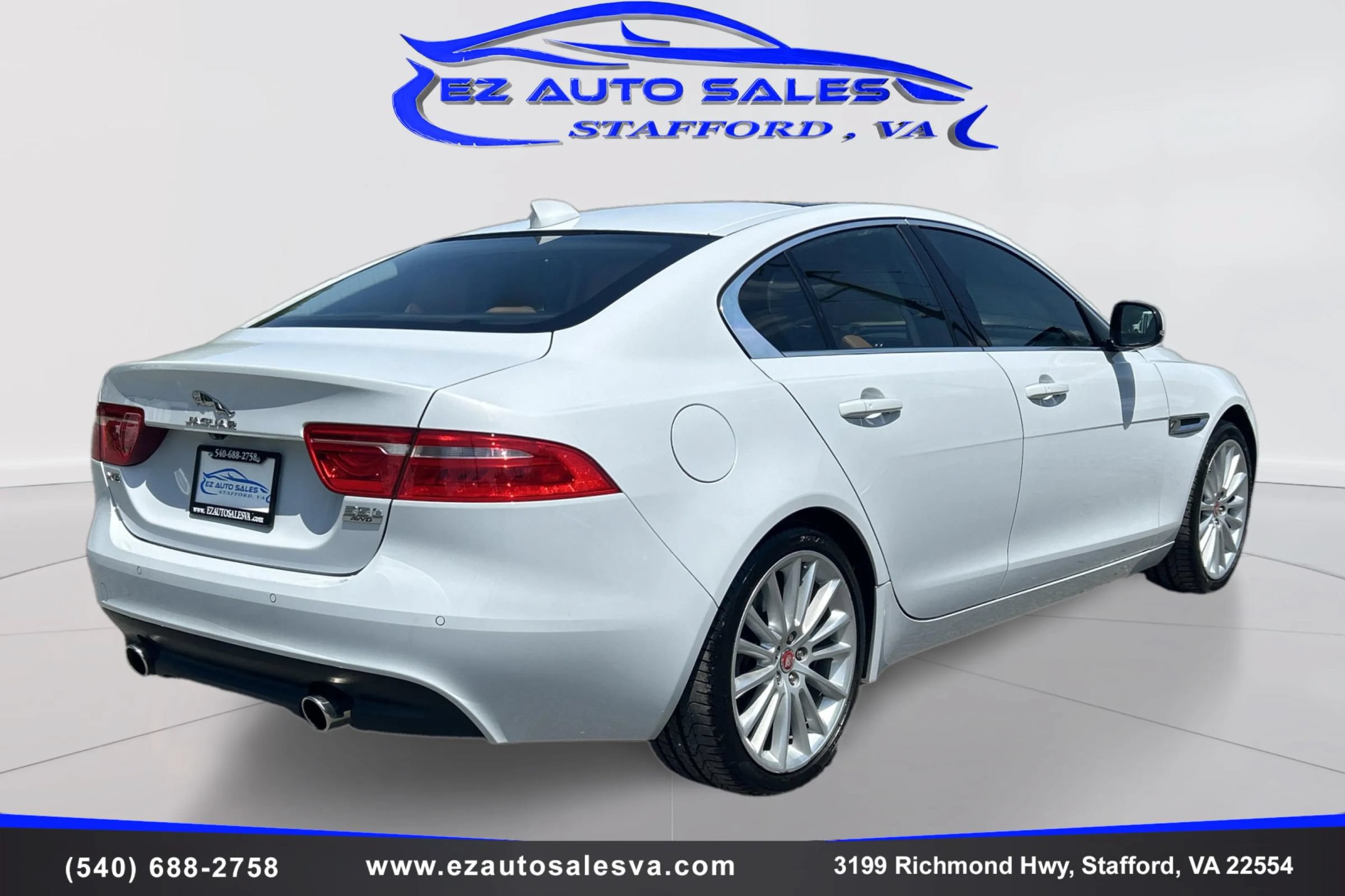 Used 2018 Jaguar XE Portfolio AWD/4WD image 5