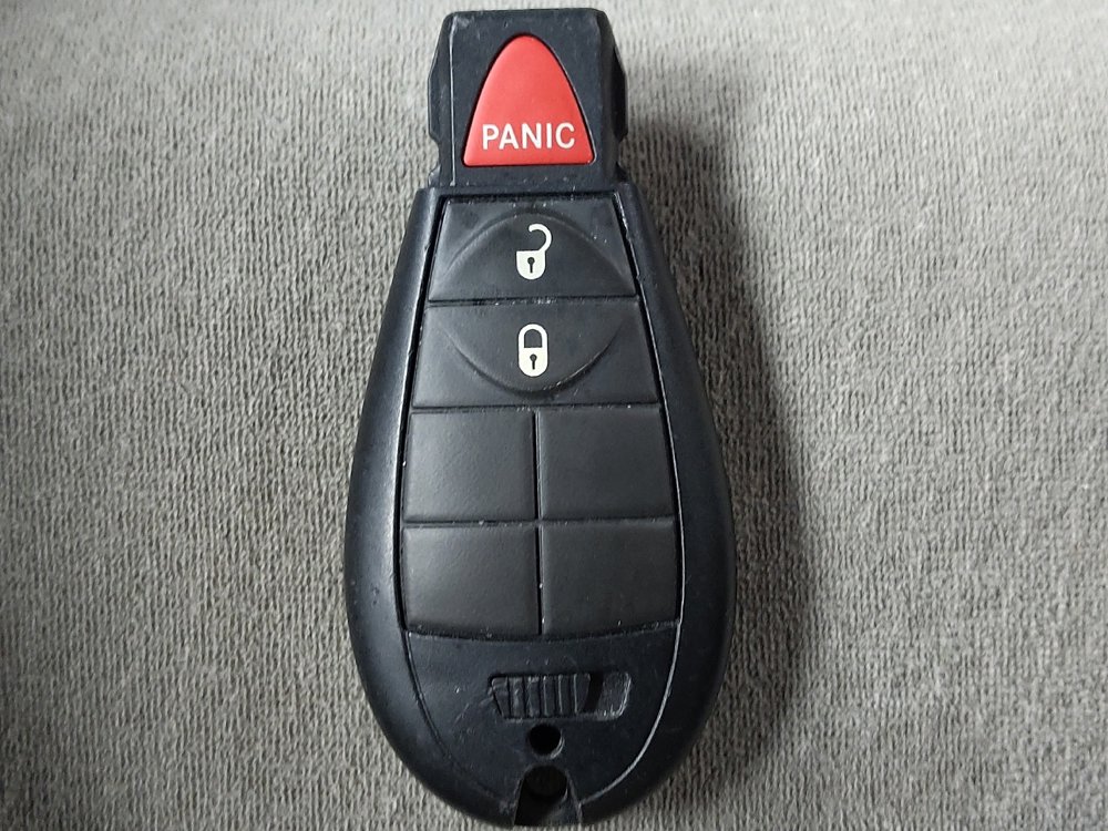 Used 2018 Dodge Grand Caravan SE w/ UConnect Hands-Free Group image 32