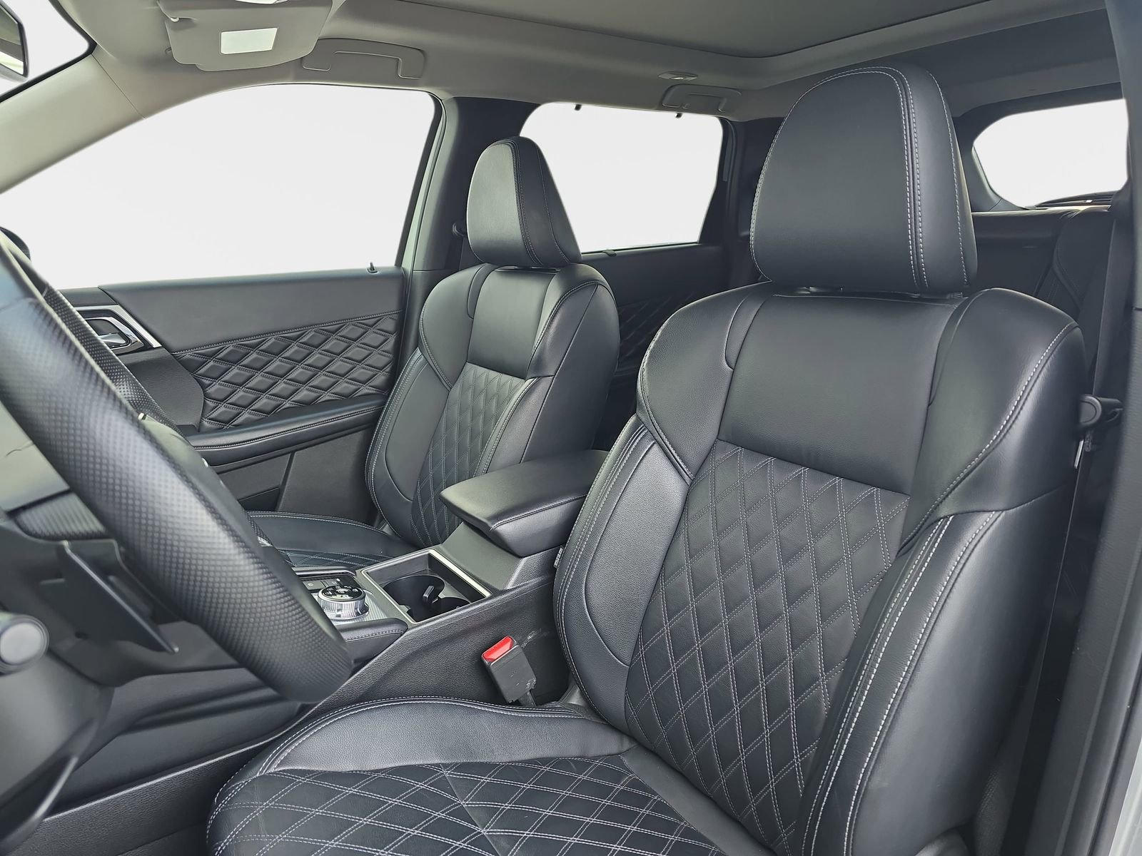 Used 2024 Mitsubishi Outlander SEL image 18