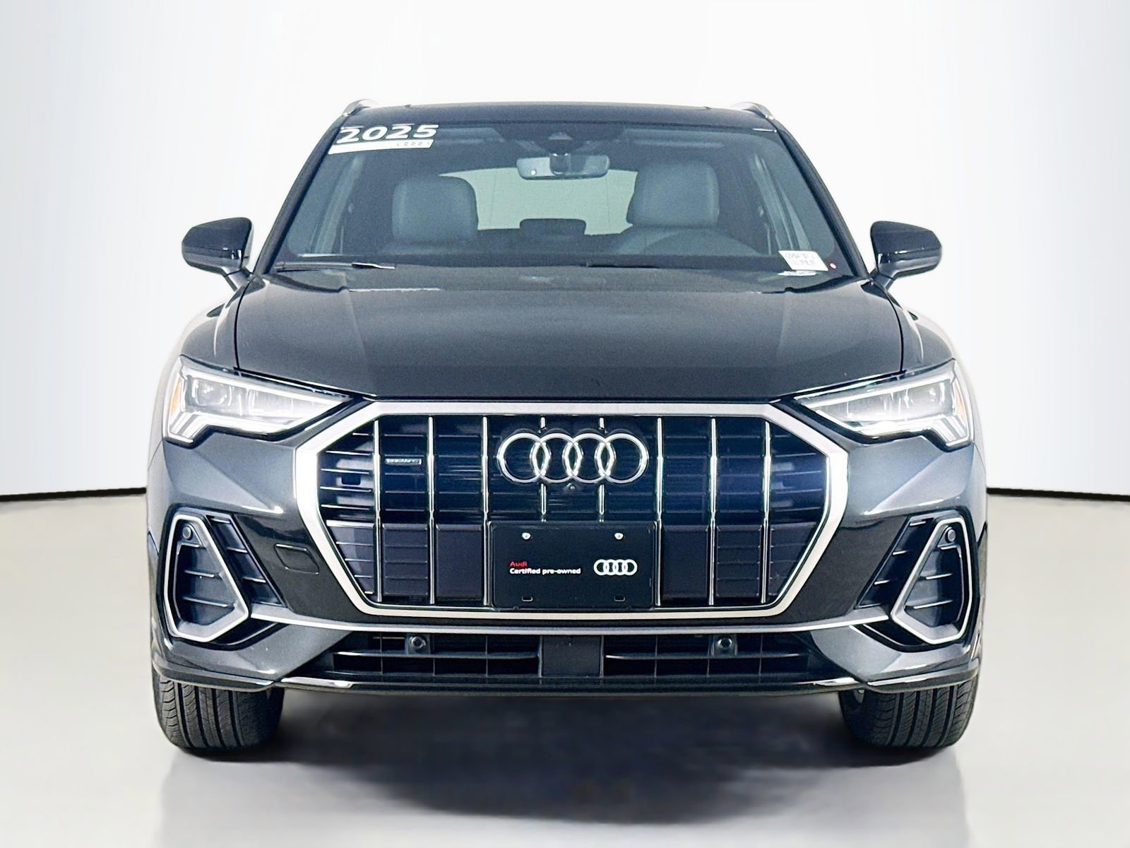 Certified 2025 Audi Q3 2.0T Premium Plus w/ Premium Plus Package AWD/4WD image 2