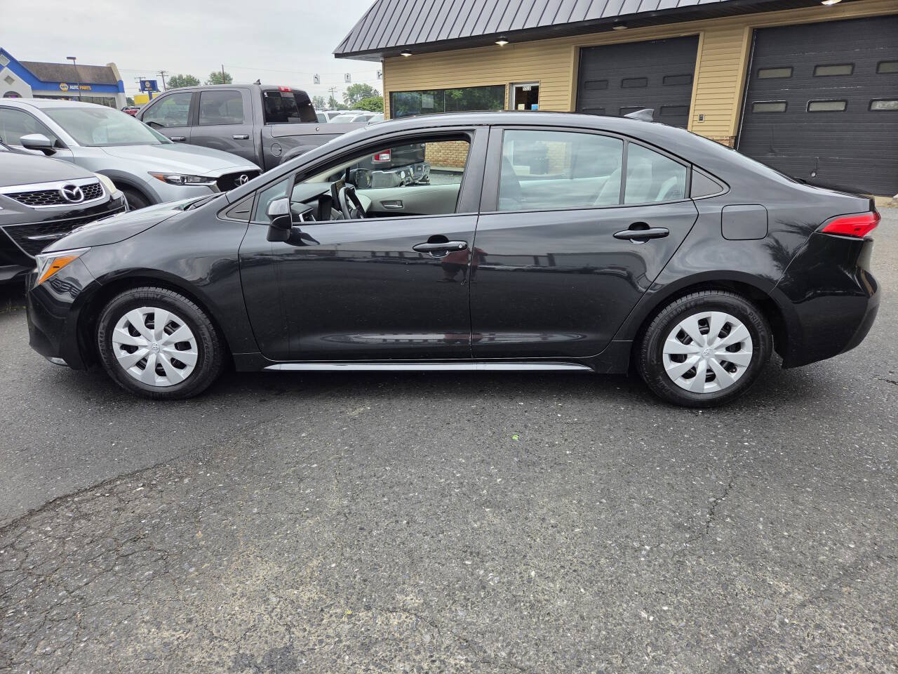 Used 2021 Toyota Corolla L w/ Carpet Mat Package (TMS) FWD image 8
