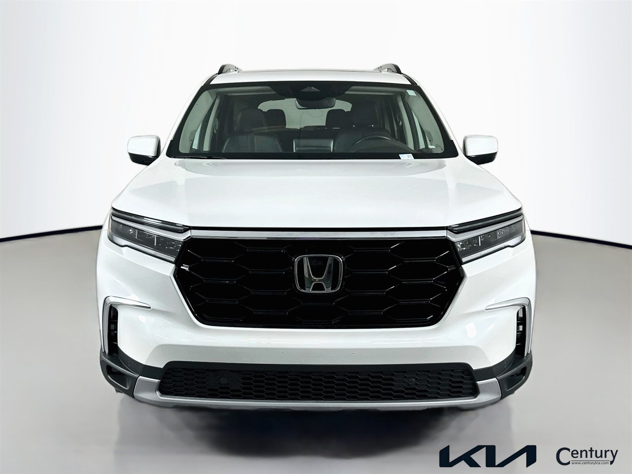 Used 2023 Honda Pilot Touring image 2