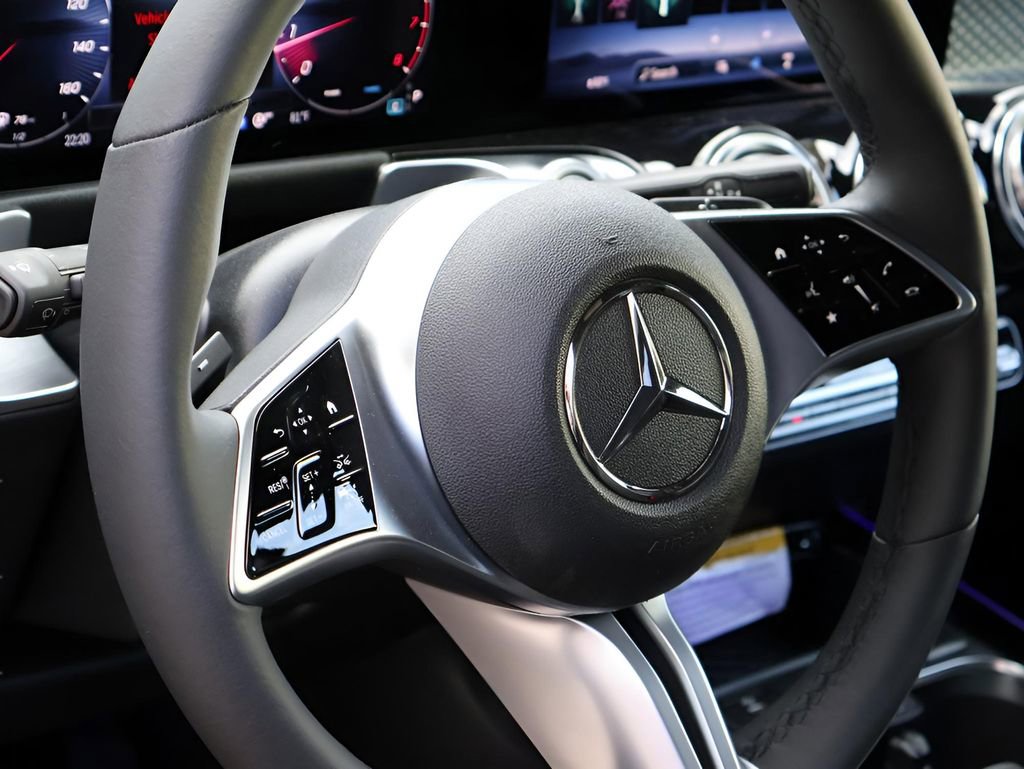 Certified 2025 Mercedes-Benz GLB 250 4MATIC image 20