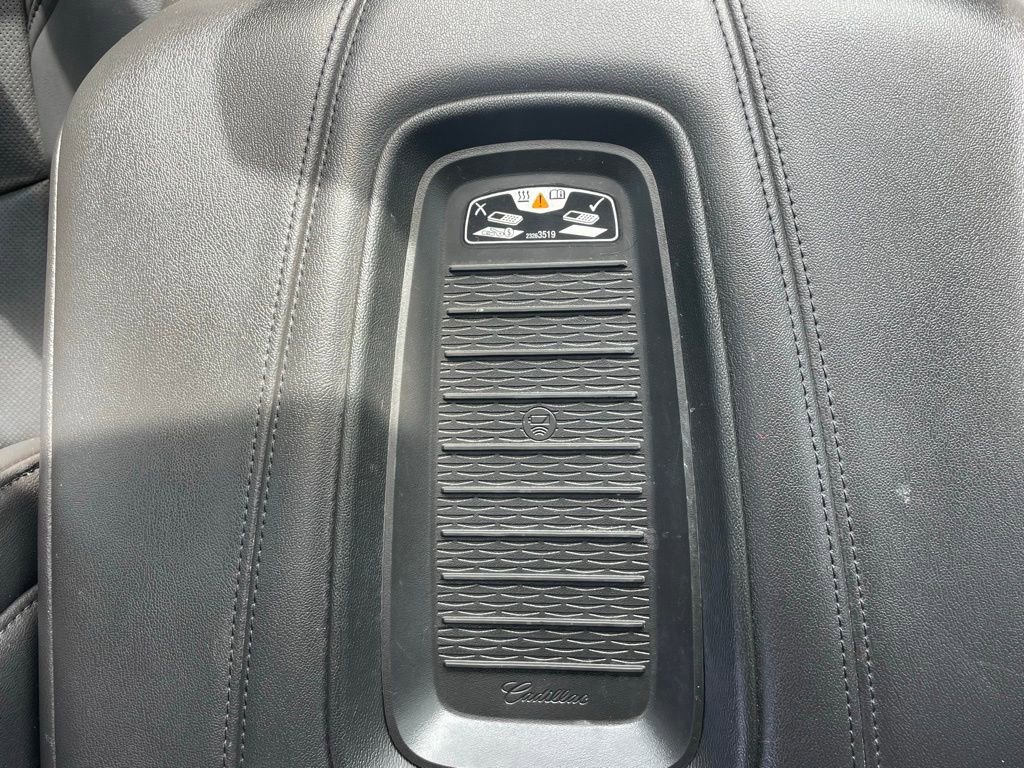 Certified 2020 Cadillac Escalade Luxury w/ Escalade Sport Edition image 43