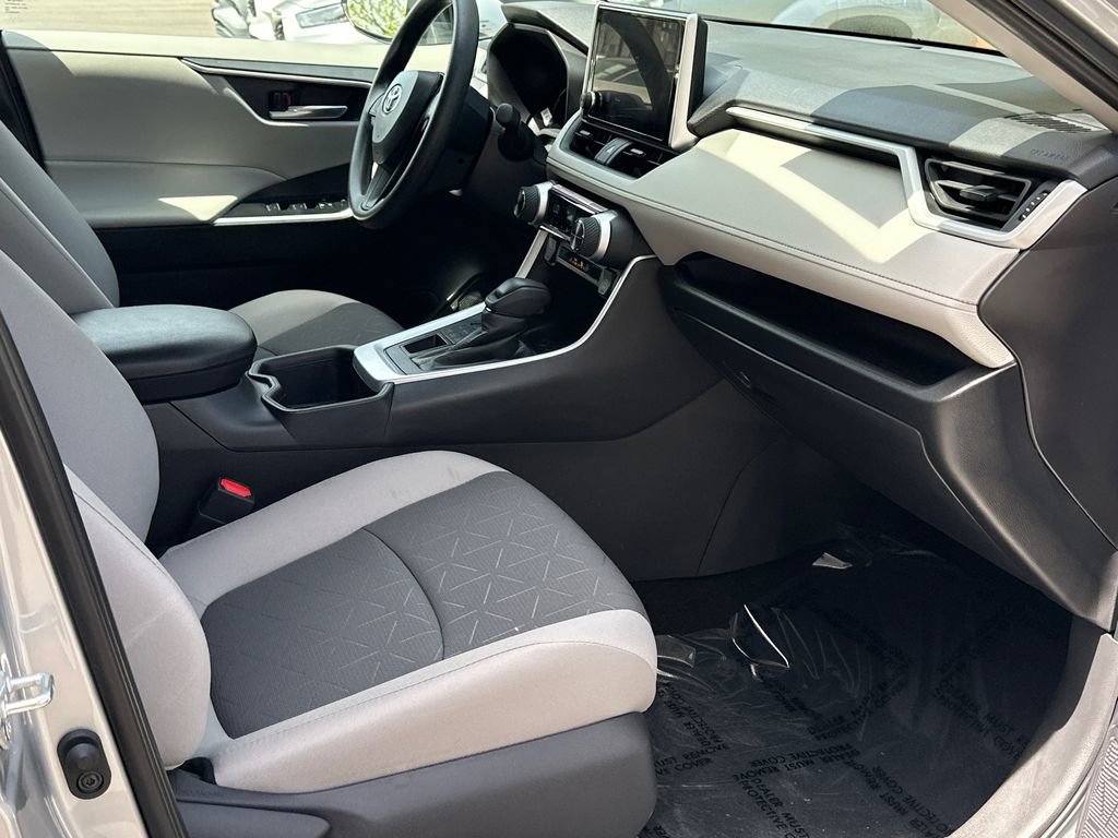 Used 2025 Toyota RAV4 XLE w/ Convenience Package image 13