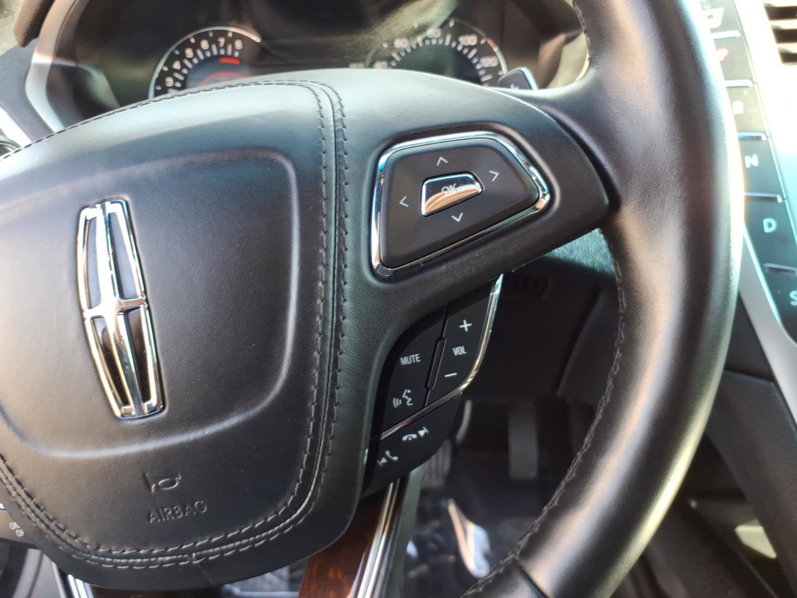 Used 2020 Lincoln MKZ Reserve w/ Monochromatic Package FWD image 17
