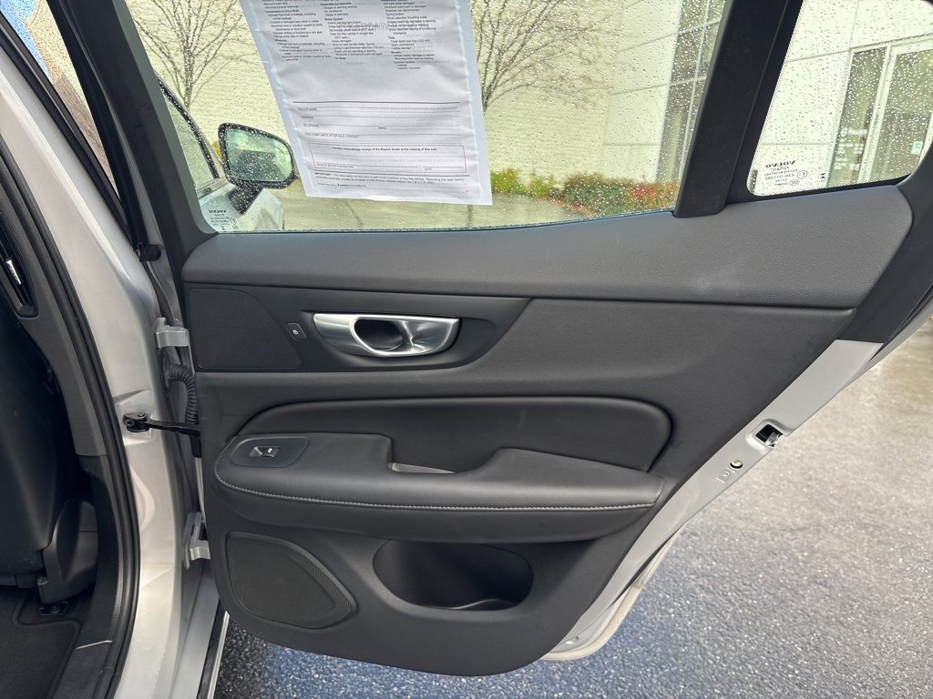 Certified 2025 Volvo S60 B5 Core image 39