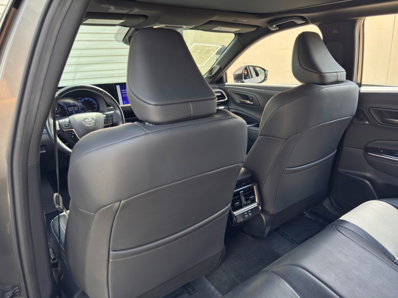 Used 2024 Toyota Crown AWD/4WD image 35