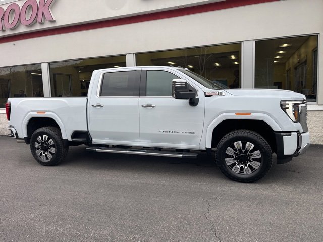 New 2026 GMC Sierra 3500 Denali w/ Denali Reserve Package image 3