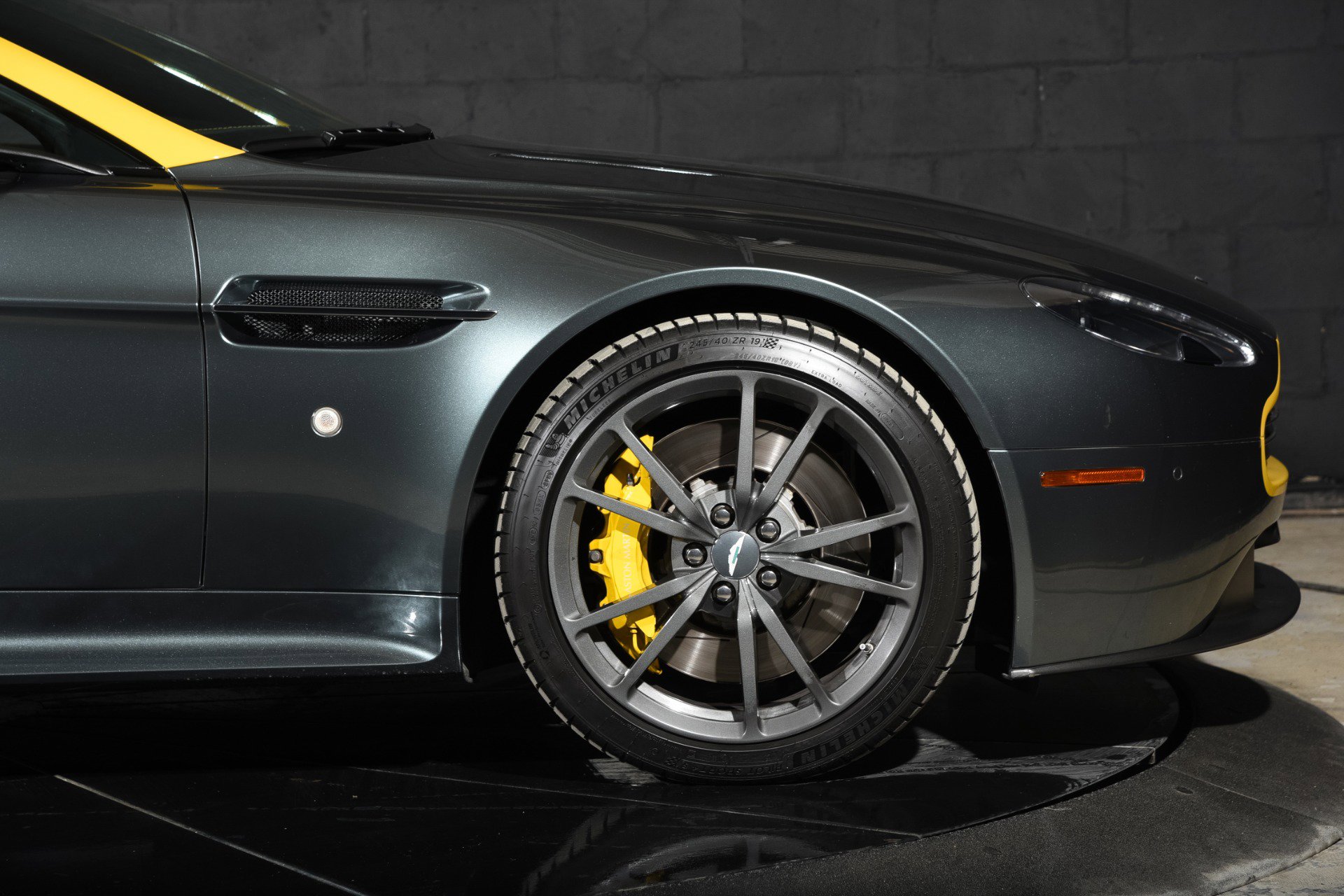 Used 2016 Aston Martin V8 Vantage GT RWD image 20