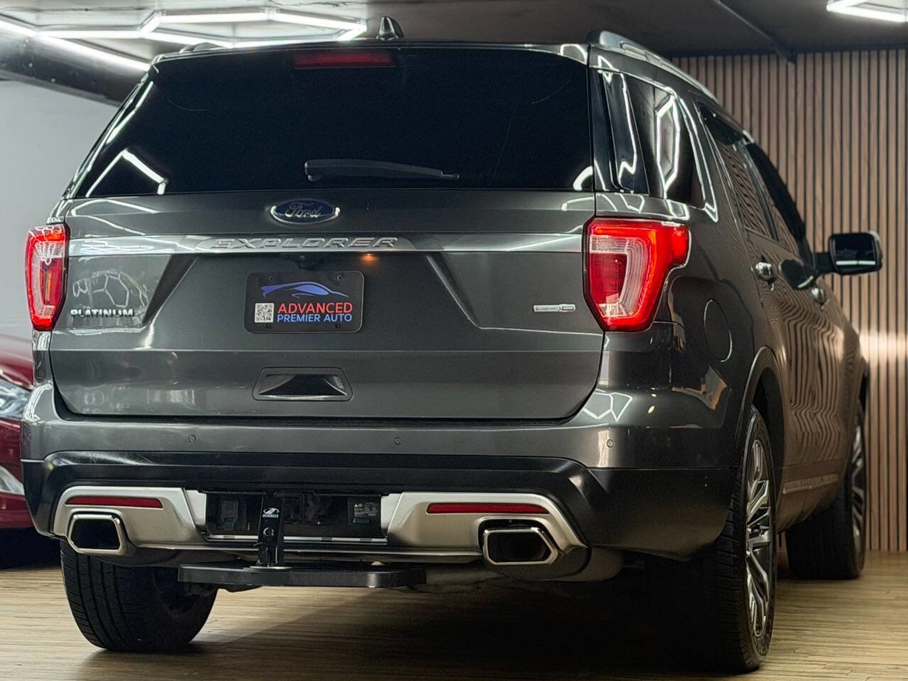 Used 2016 Ford Explorer Platinum image 8