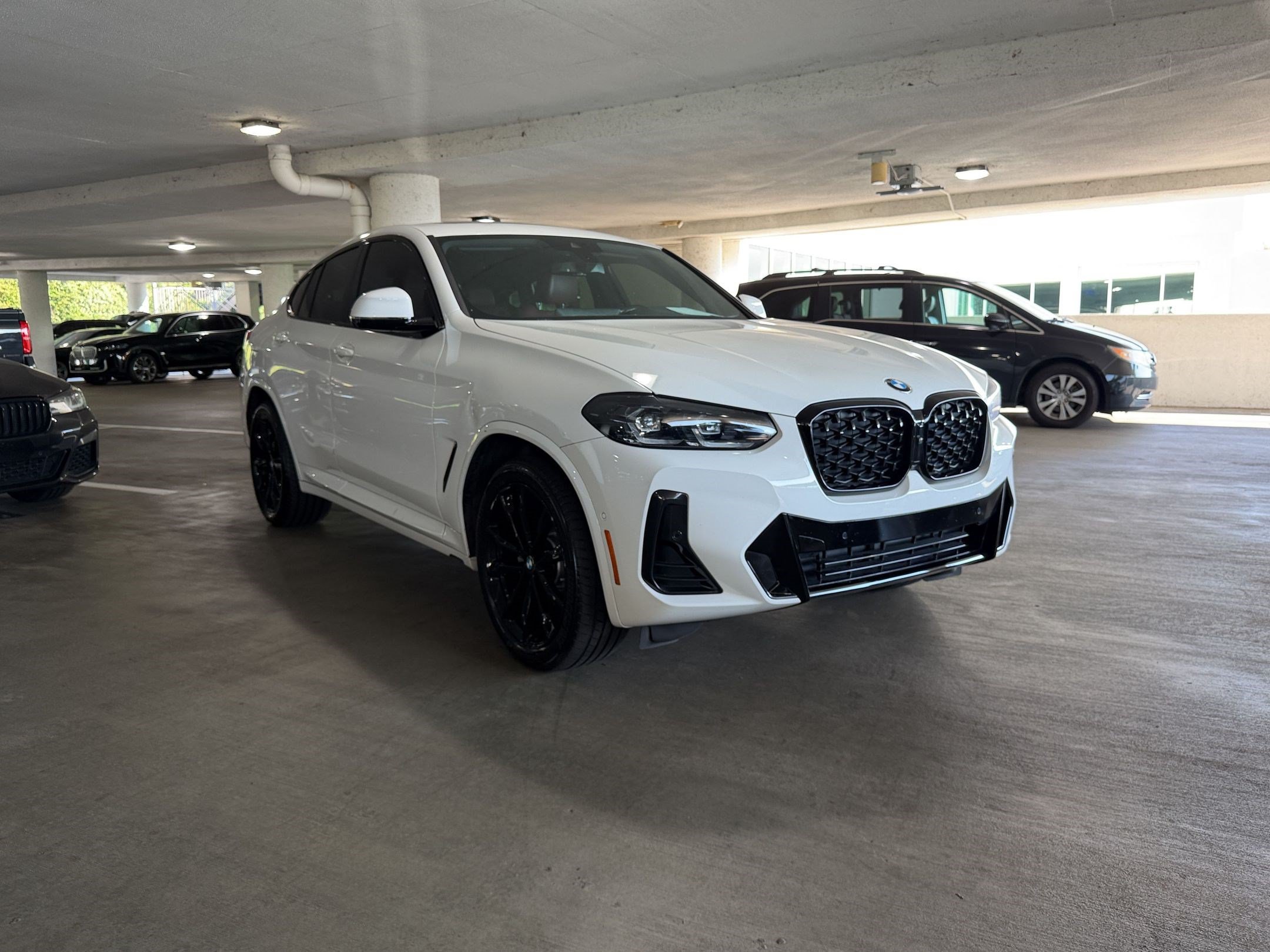 Used 2023 BMW X4 xDrive30i w/ M Sport Package AWD/4WD image 6