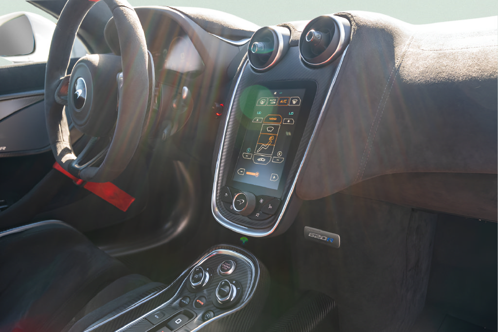 Used 2020 McLaren 620R RWD image 39