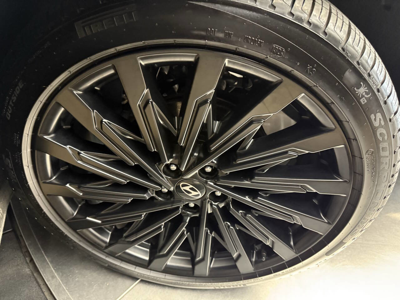 Used 2024 Hyundai Santa Fe Calligraphy image 35