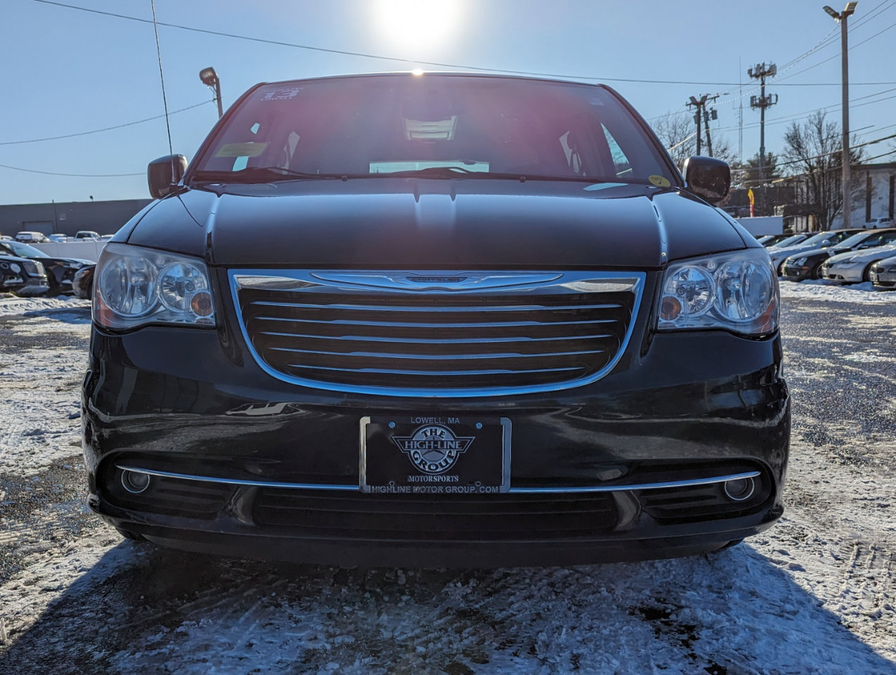Used 2013 Chrysler Town & Country Touring image 4