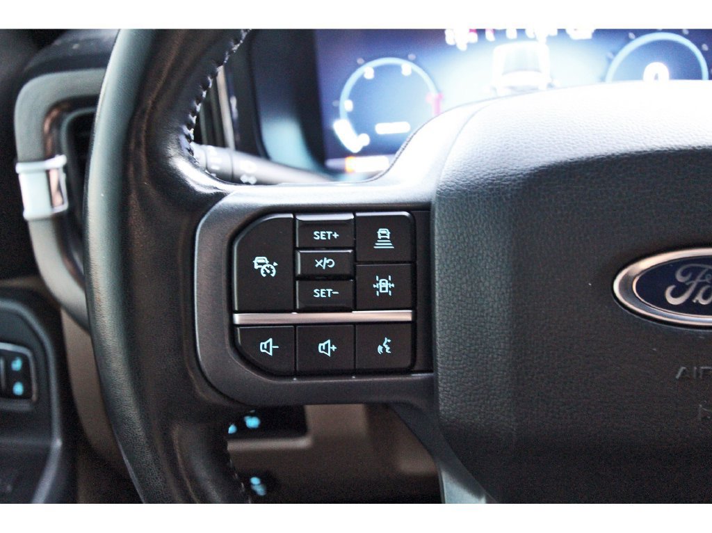 Used 2023 Ford F250 Lariat w/ Lariat Ultimate Package AWD/4WD image 19