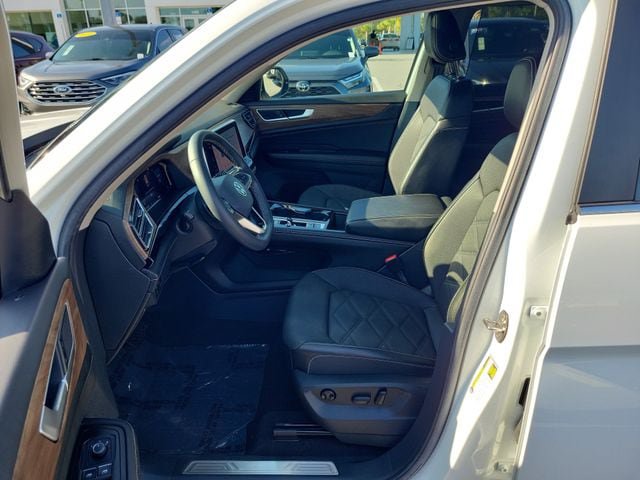 Certified 2024 Volkswagen Atlas SE FWD image 19
