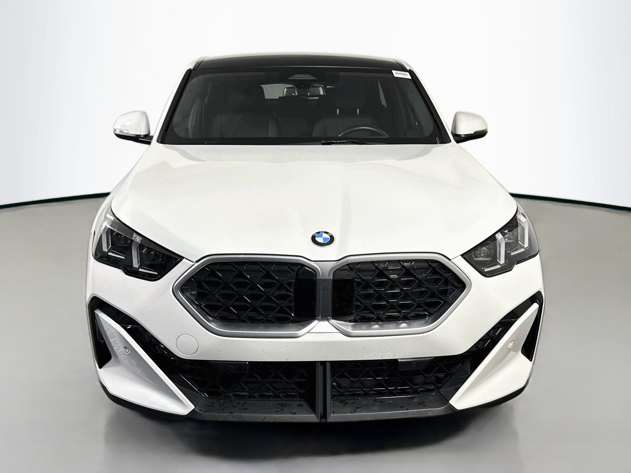 Used 2026 BMW X2 xDrive28i AWD/4WD image 2
