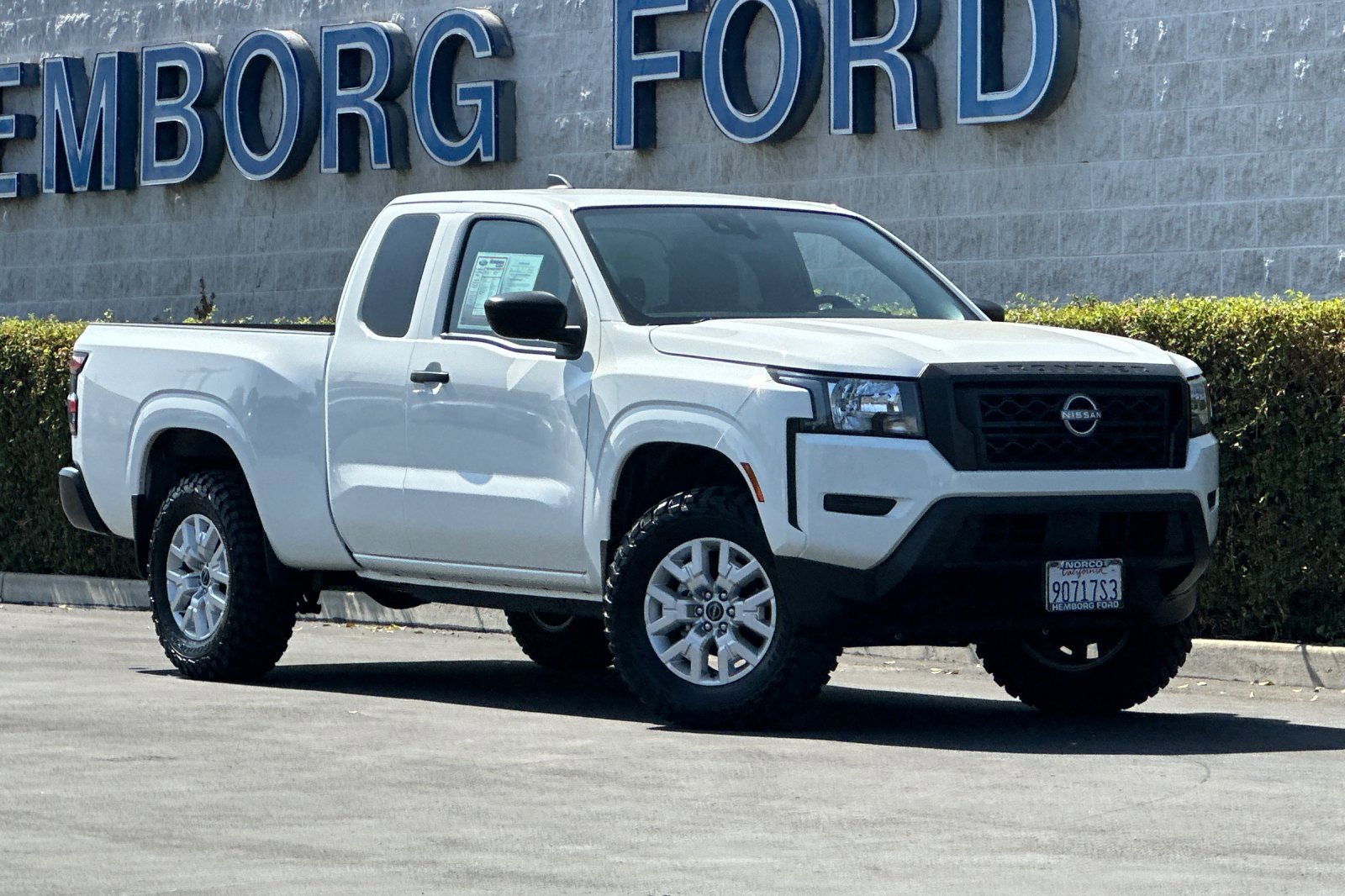 Used 2023 Nissan Frontier S w/ Technology Package image 2