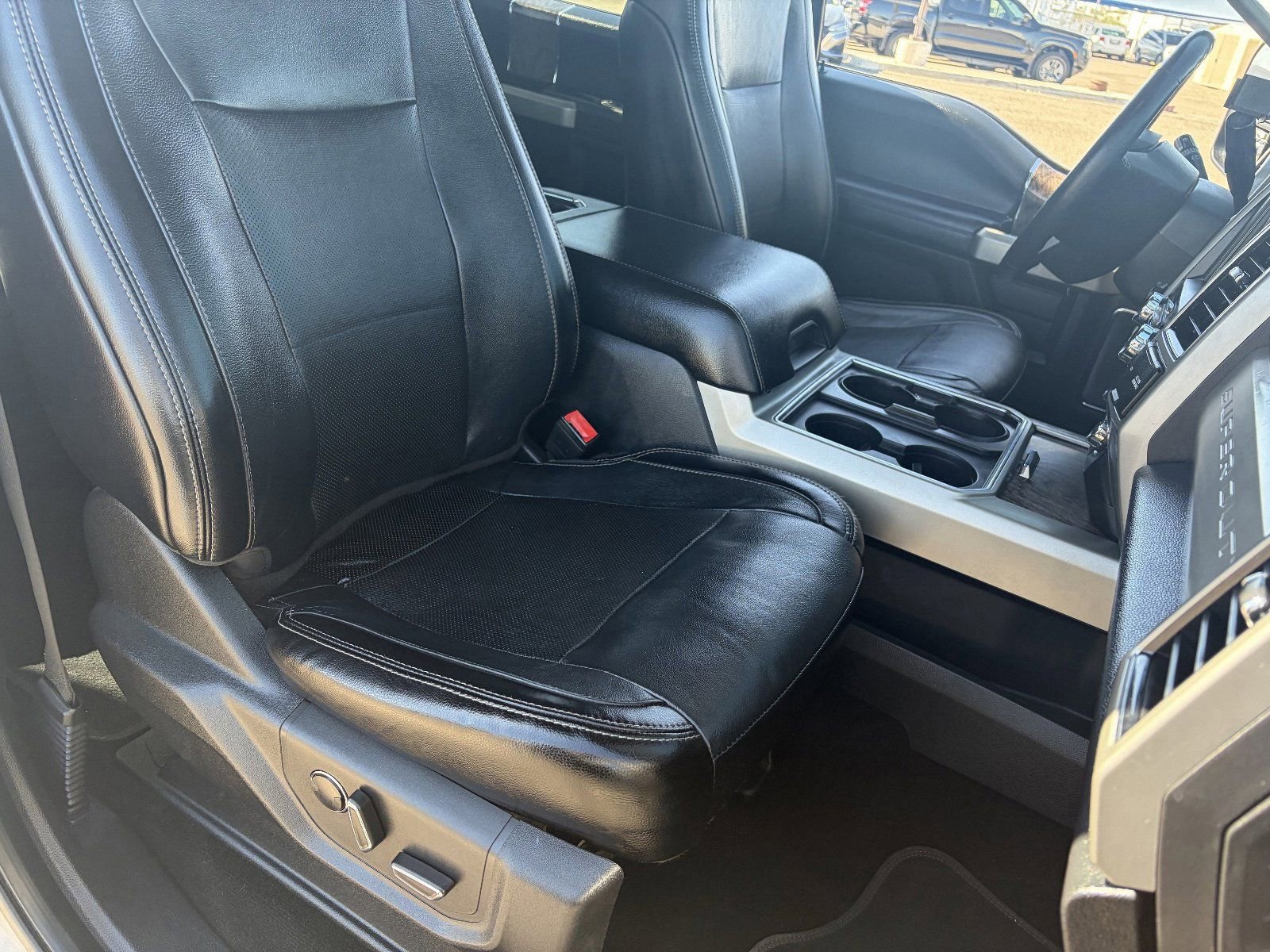 Used 2019 Ford F350 Lariat w/ Lariat Ultimate Package image 11