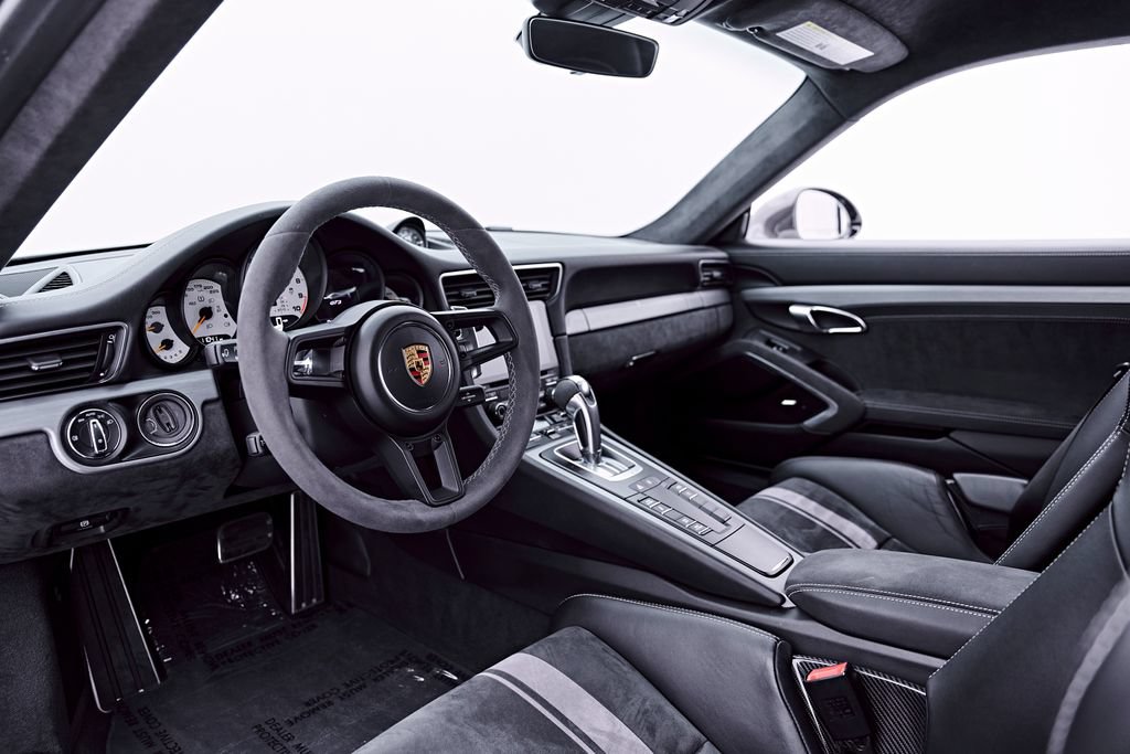 Used 2018 Porsche 911 GT3 RWD image 2