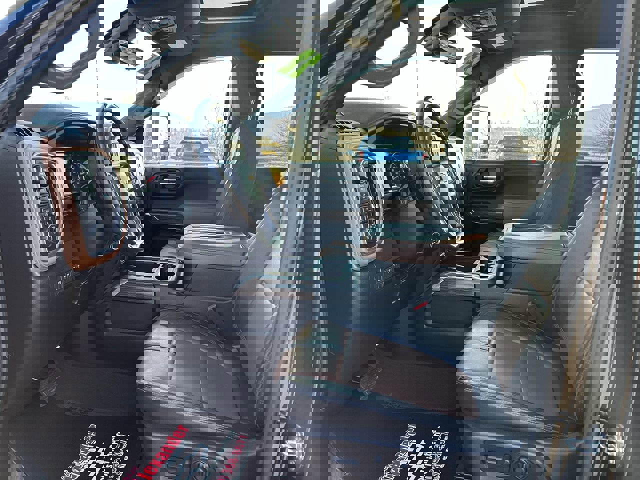 Used 2022 Chevrolet Silverado 2500 High Country w/ Z71 Off-Road Package image 22