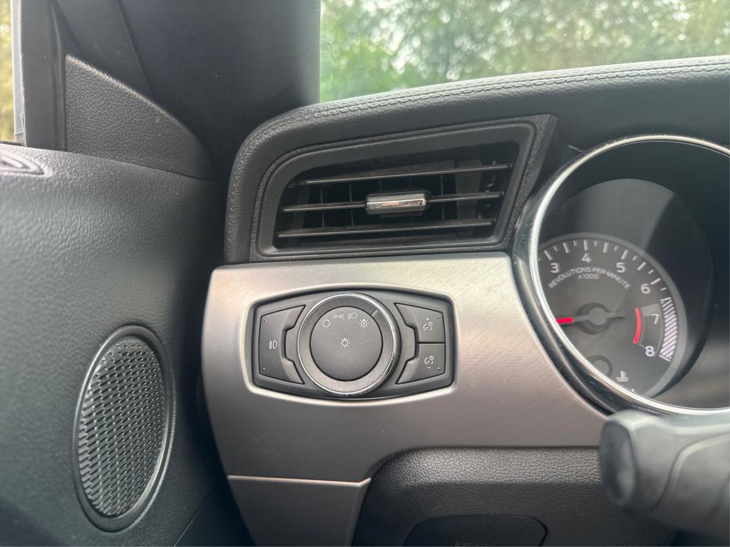 Used 2020 Ford Mustang Premium RWD image 19