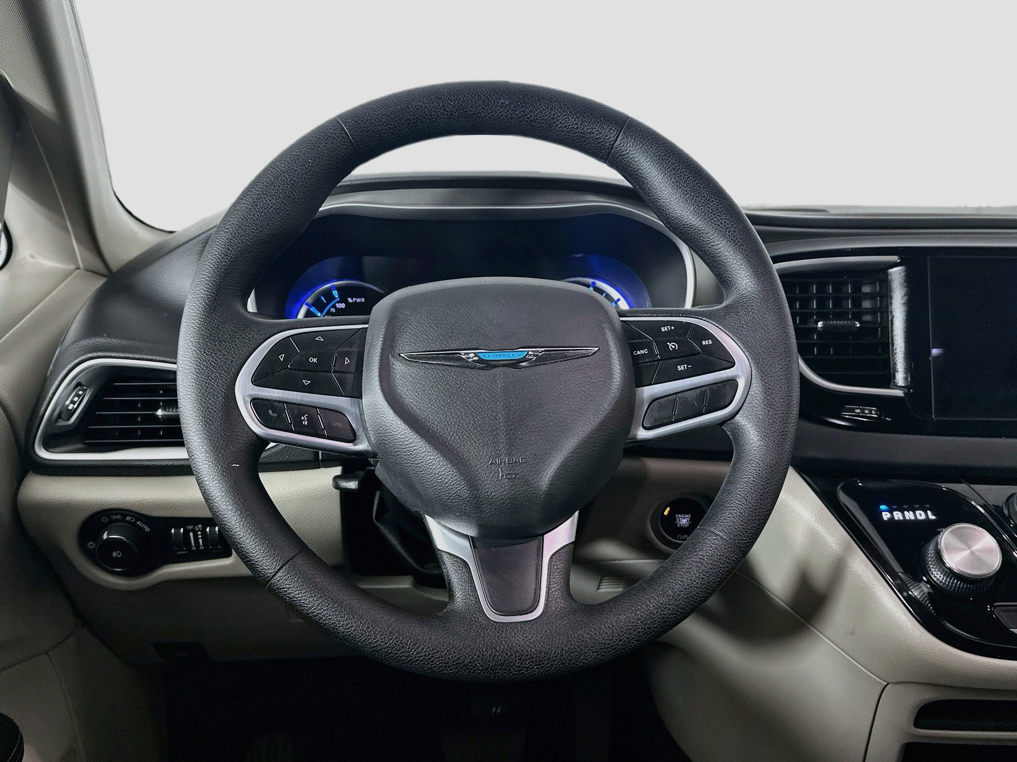Used 2020 Chrysler Pacifica Touring FWD image 18