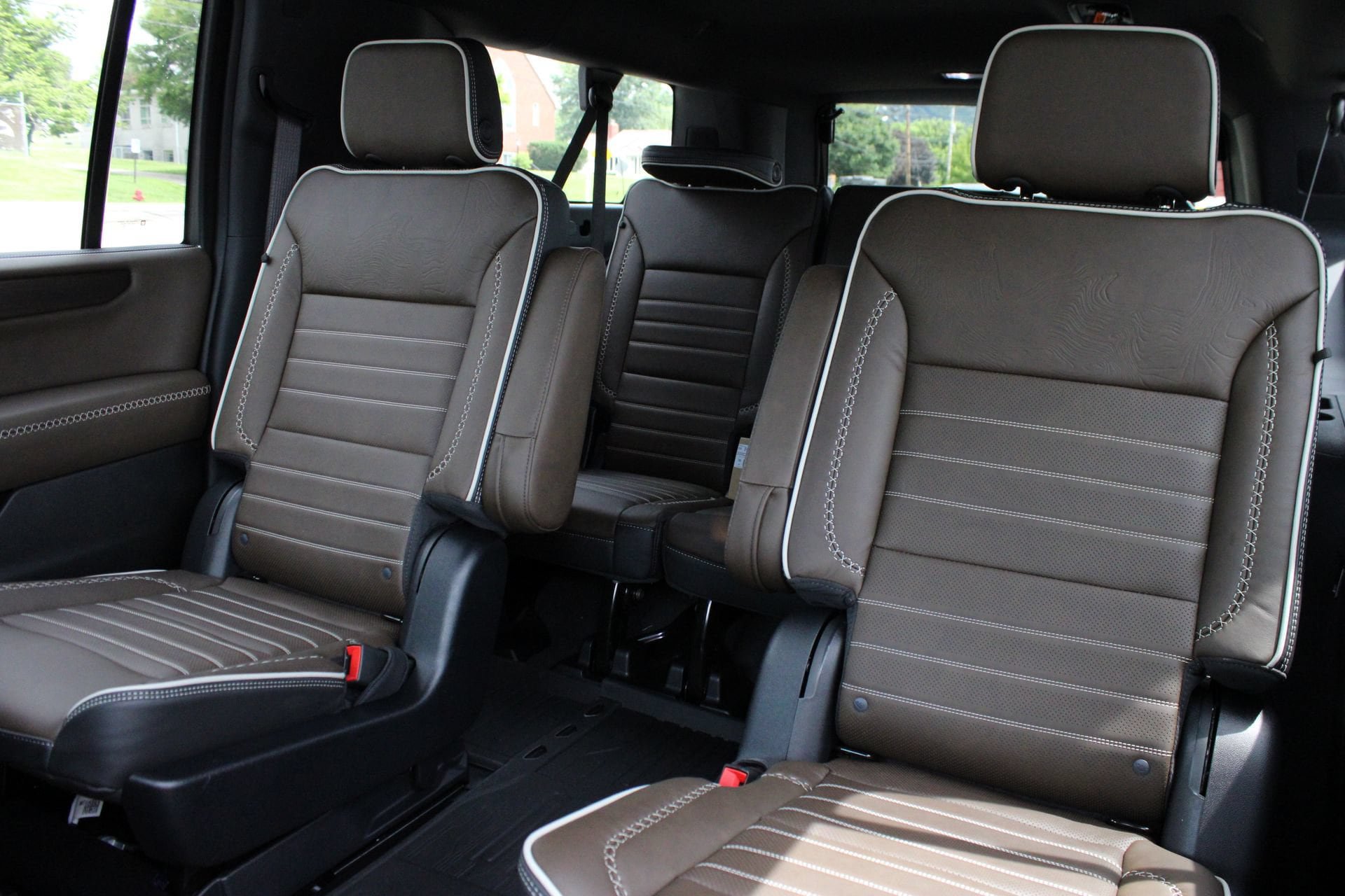 New 2026 GMC Yukon XL Denali Ultimate w/ LPO, Floor Liner Package AWD/4WD image 19