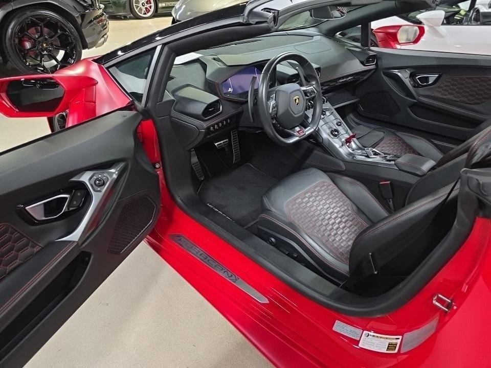 Used 2018 Lamborghini Huracan LP 580-2 image 4