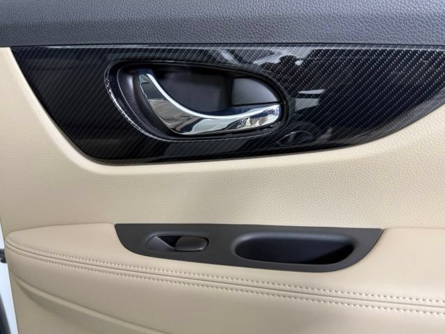 Used 2018 Nissan Rogue SL w/ Premium Package FWD image 28