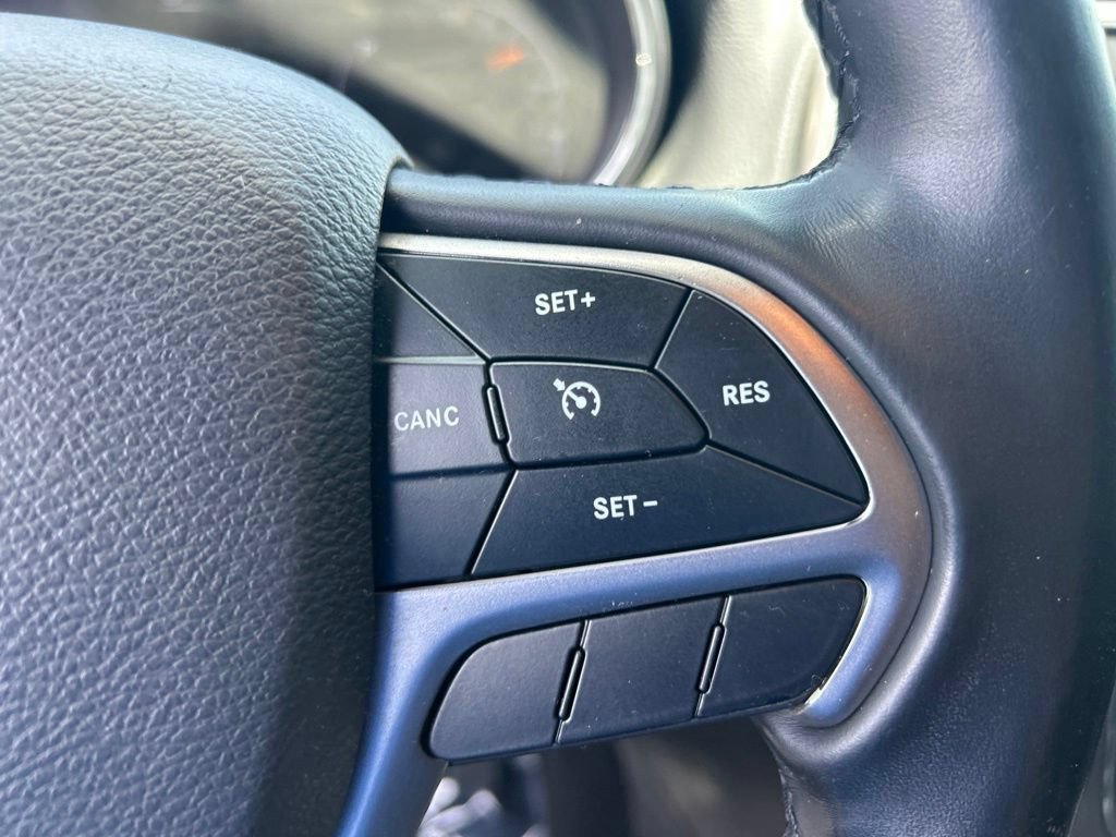 Used 2021 Jeep Grand Cherokee Laredo RWD image 43