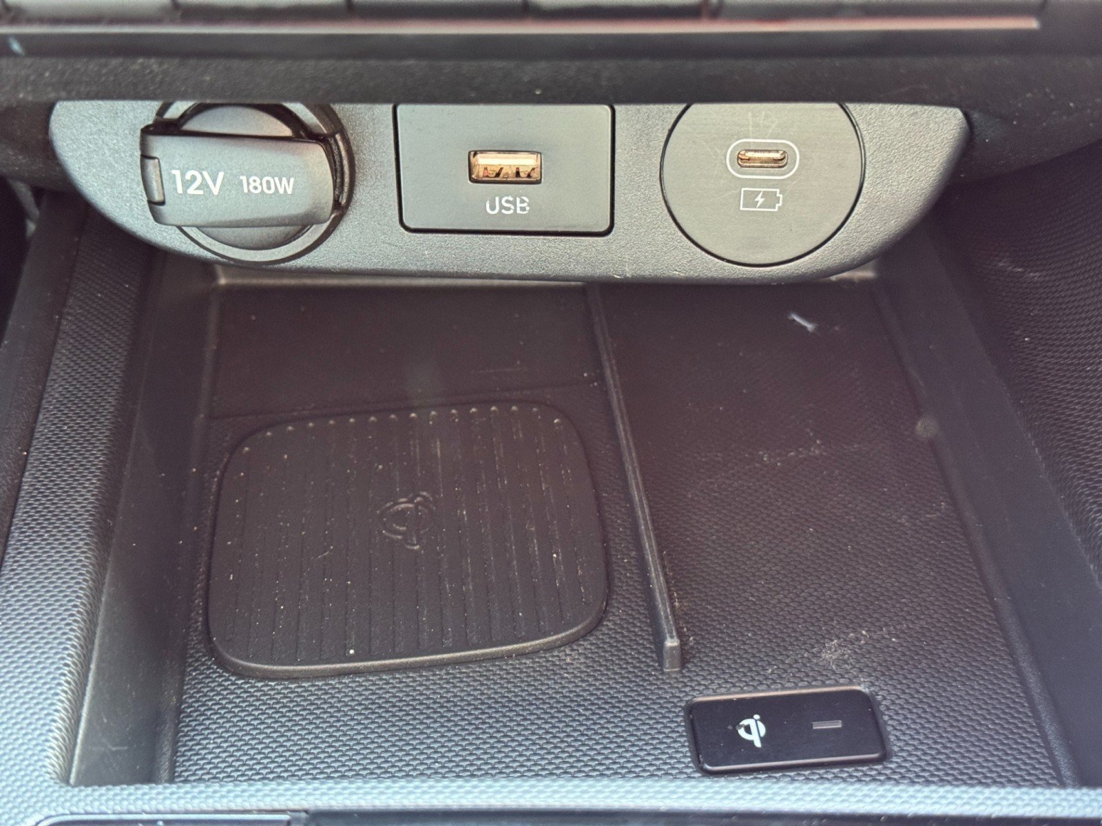 Used 2025 Hyundai Elantra SEL FWD image 28